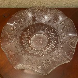 Scalloped Press Glass Serving Bowl